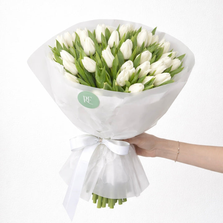 51 White tulips