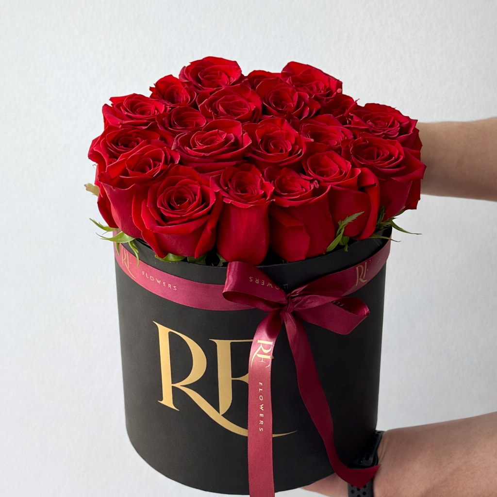 Rose Box Delight (Medium)
